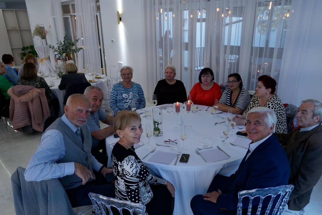 FOTO: Košických seniorov roztancovala Eva Máziková, foto 3