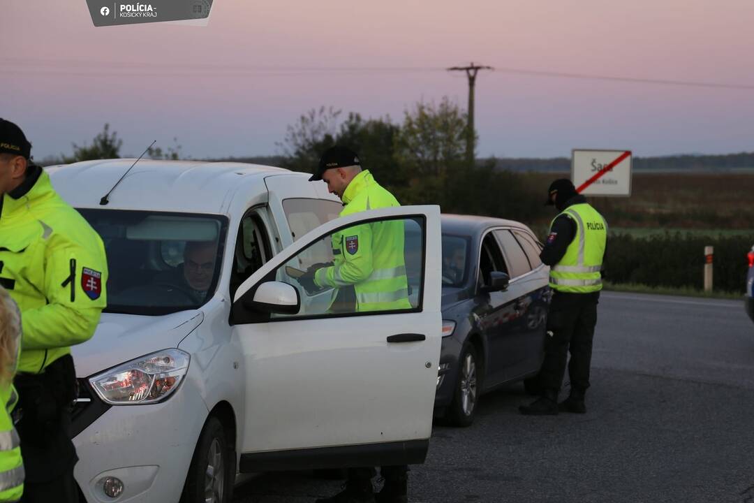 FOTO: Polícia opäť obsadila cesty v Košickom kraji, posvietili si na opitých vodičov, foto 5