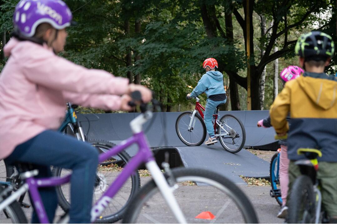 FOTO: Takto vyzerá novy pumptrack na Aničke. Trúfnete si?, foto 3