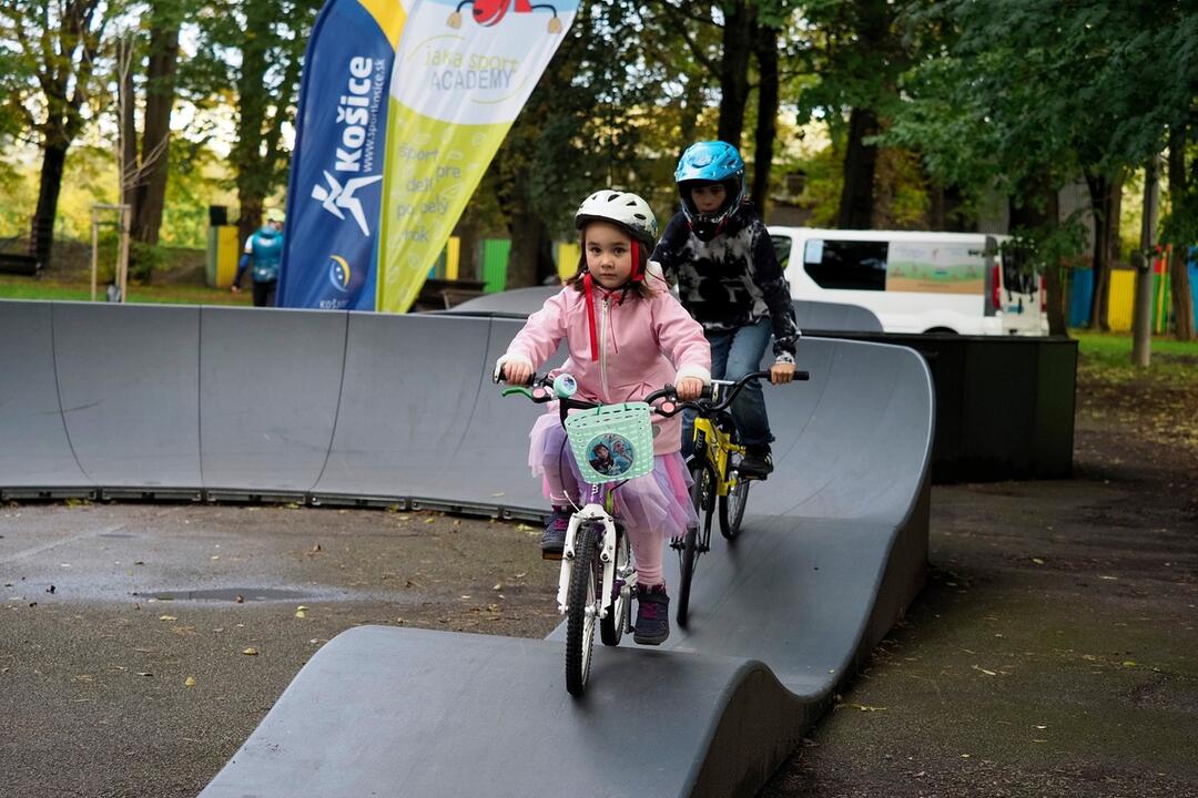 FOTO: Takto vyzerá novy pumptrack na Aničke. Trúfnete si?, foto 9