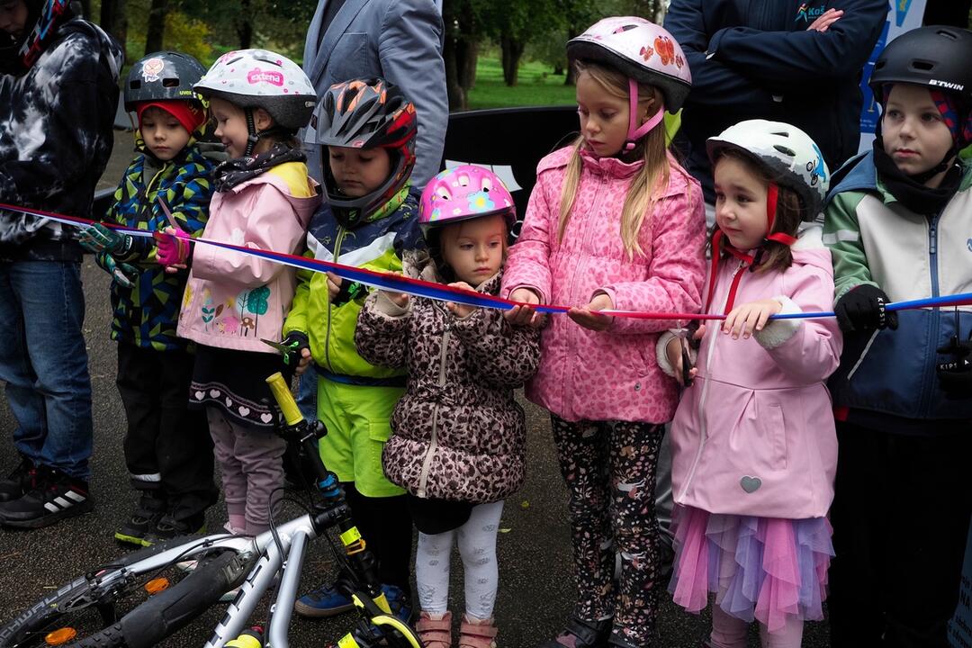 FOTO: Takto vyzerá novy pumptrack na Aničke. Trúfnete si?, foto 14