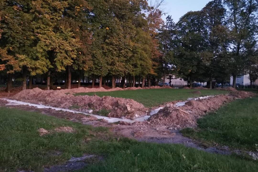 FOTO: Obnova vojenského cintorína v Michalovciach, foto 4