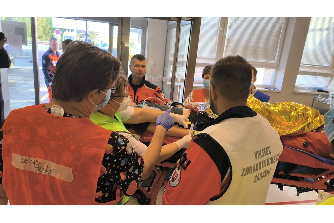 FOTO: Simulované cvičenie zdravotníkov v košickej Detskej fakultnej nemocnici, foto 7