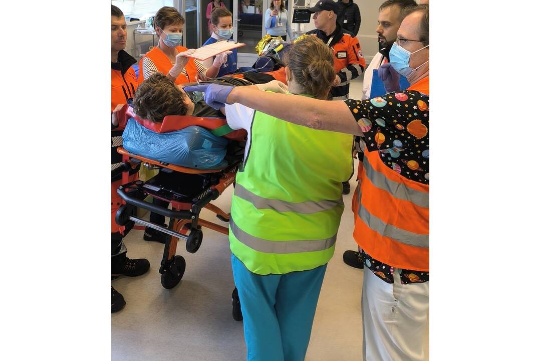 FOTO: Simulované cvičenie zdravotníkov v košickej Detskej fakultnej nemocnici, foto 9