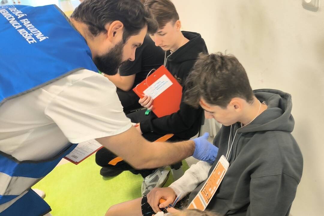 FOTO: Simulované cvičenie zdravotníkov v košickej Detskej fakultnej nemocnici, foto 11