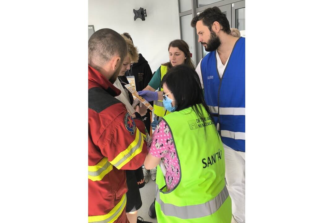 FOTO: Simulované cvičenie zdravotníkov v košickej Detskej fakultnej nemocnici, foto 14