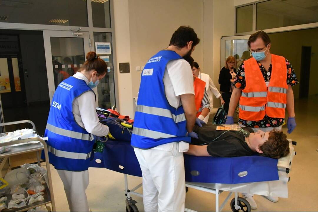 FOTO: Simulované cvičenie zdravotníkov v košickej Detskej fakultnej nemocnici, foto 4