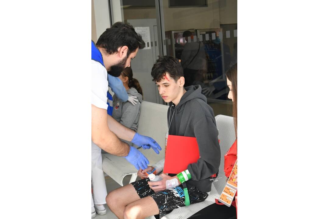 FOTO: Simulované cvičenie zdravotníkov v košickej Detskej fakultnej nemocnici, foto 12