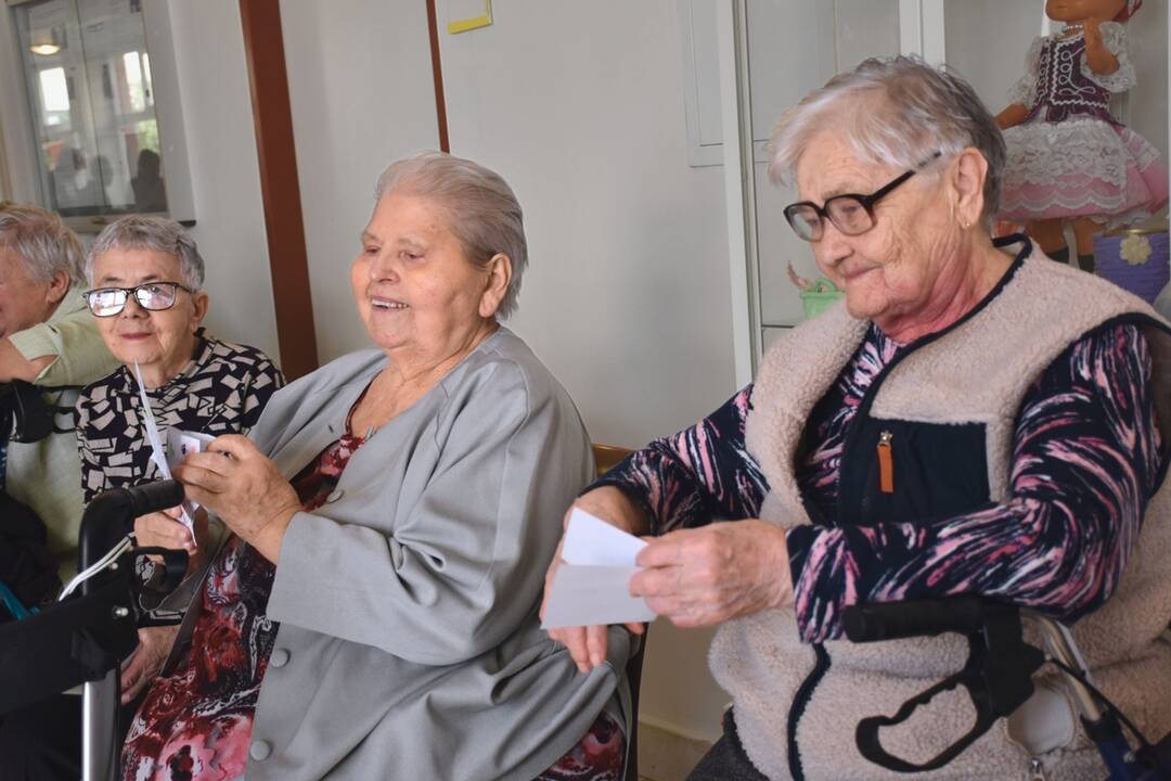 FOTO: Listy od detí z rôznych kútov Slovenska potešili košických seniorov, foto 12