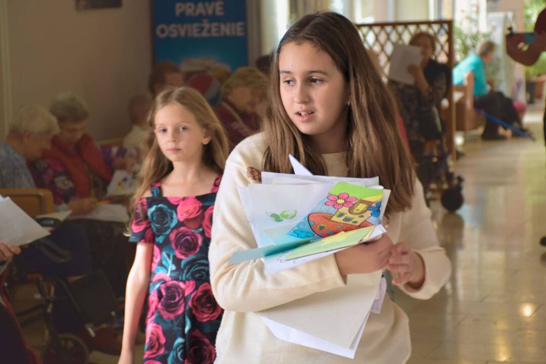 FOTO: Listy od detí z rôznych kútov Slovenska potešili košických seniorov, foto 13