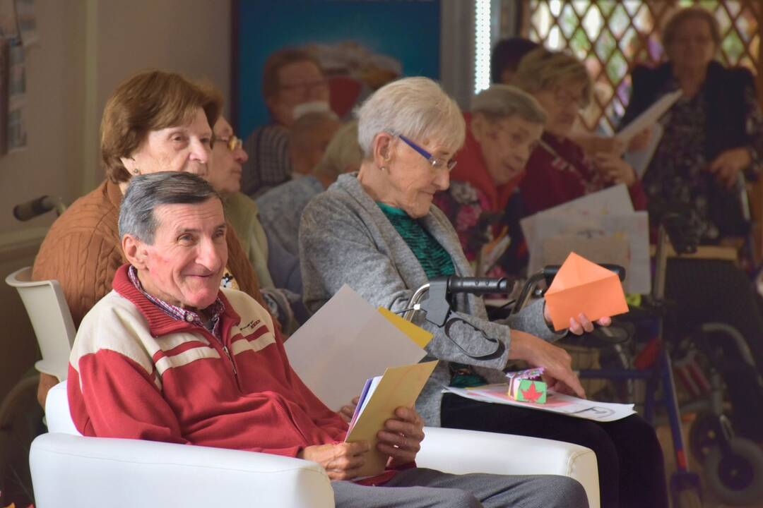 FOTO: Listy od detí z rôznych kútov Slovenska potešili košických seniorov, foto 14