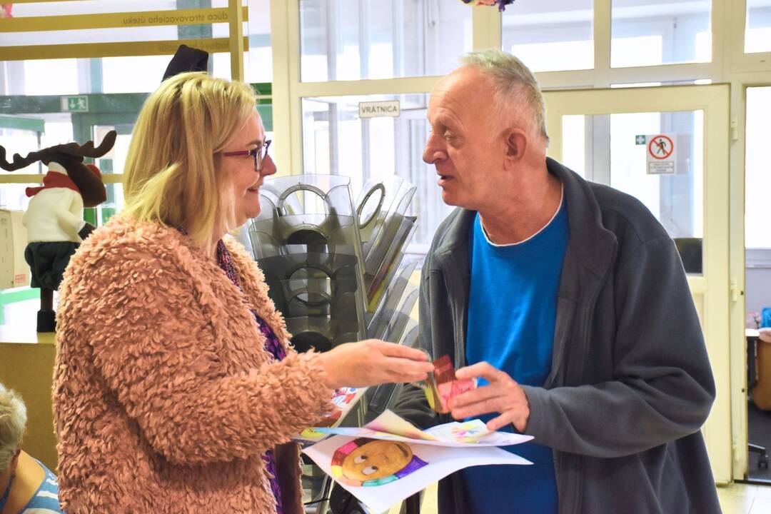 FOTO: Listy od detí z rôznych kútov Slovenska potešili košických seniorov, foto 23