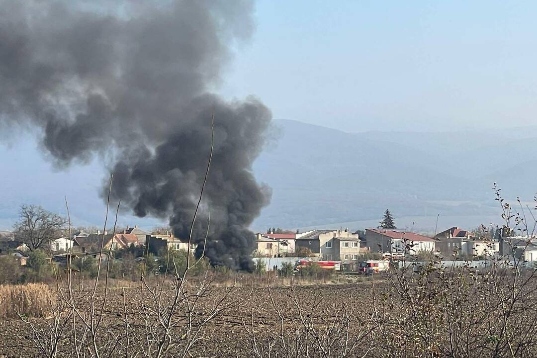 FOTO: Požiar odpadu nad obcou Čaňa, foto 8