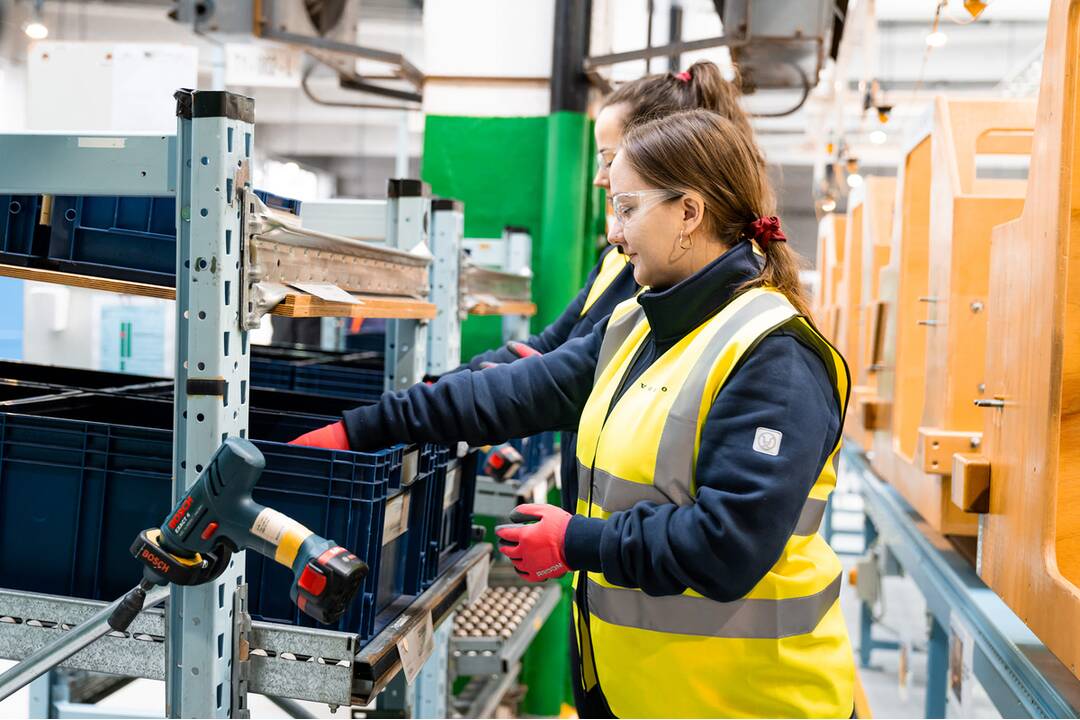 FOTO: Tréningové centrum pre Volvo na SOŠ v Šaci, foto 3