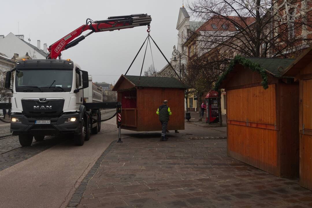 Vianočný stromček dorazil na Hlavnú, foto 10