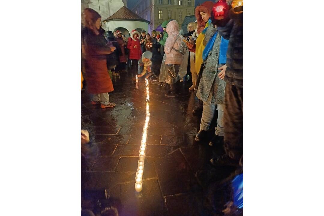 FOTO: Sviečkový pochod za mier na Ukrajine v Starom Meste, foto 4