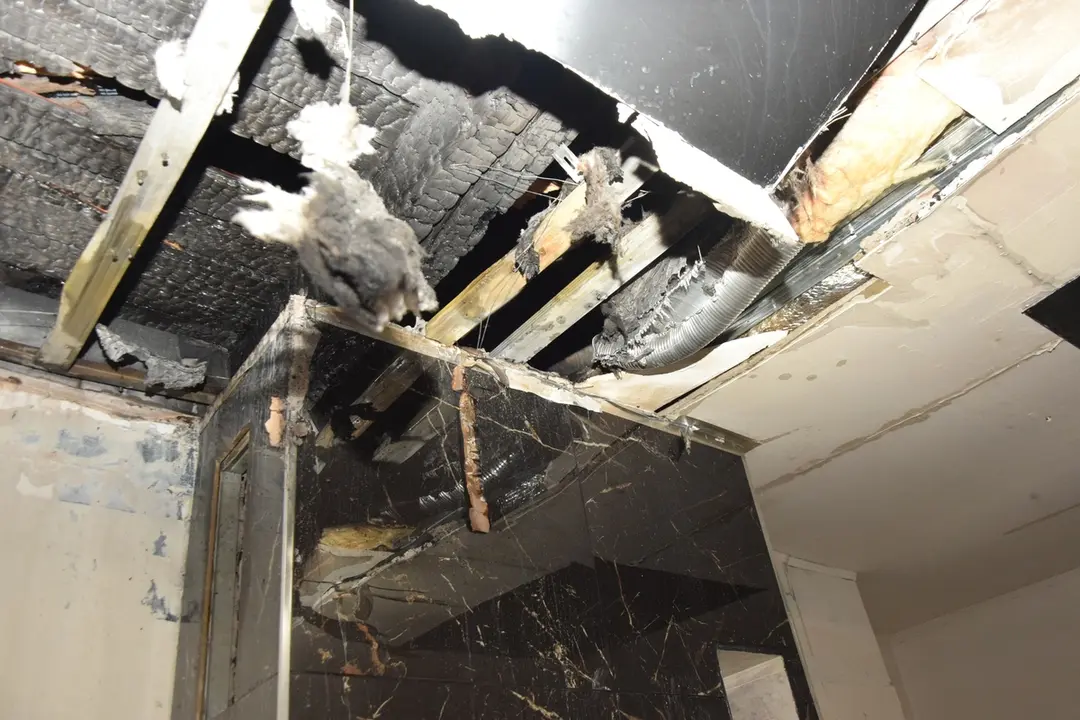 FOTO: Požiar strechy domu v Družstevnej pri Hornáde, foto 3