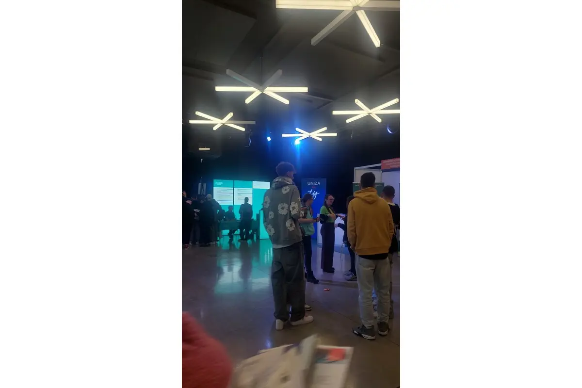 Na veľtrh vzdelávania prichádzajú veľké skupiny záujemcov, foto 6