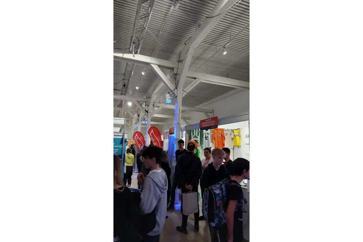 Na veľtrh vzdelávania prichádzajú veľké skupiny záujemcov, foto 10