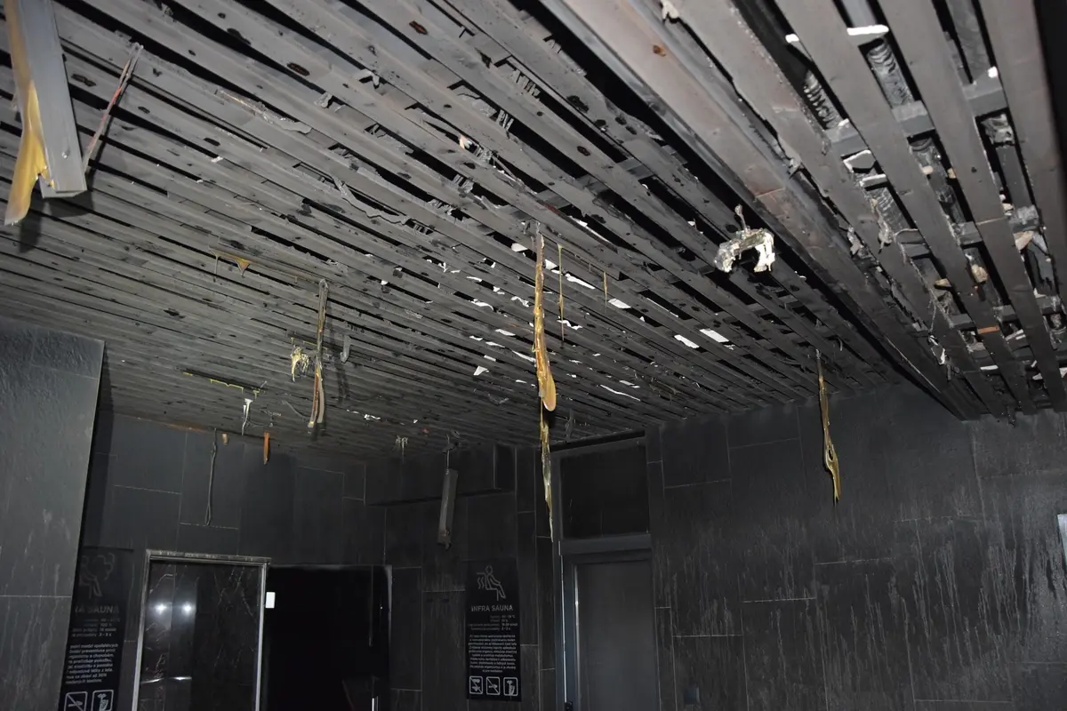 FOTO: Požiar hotela Eurobus na Zemplínskej Šírave, foto 1