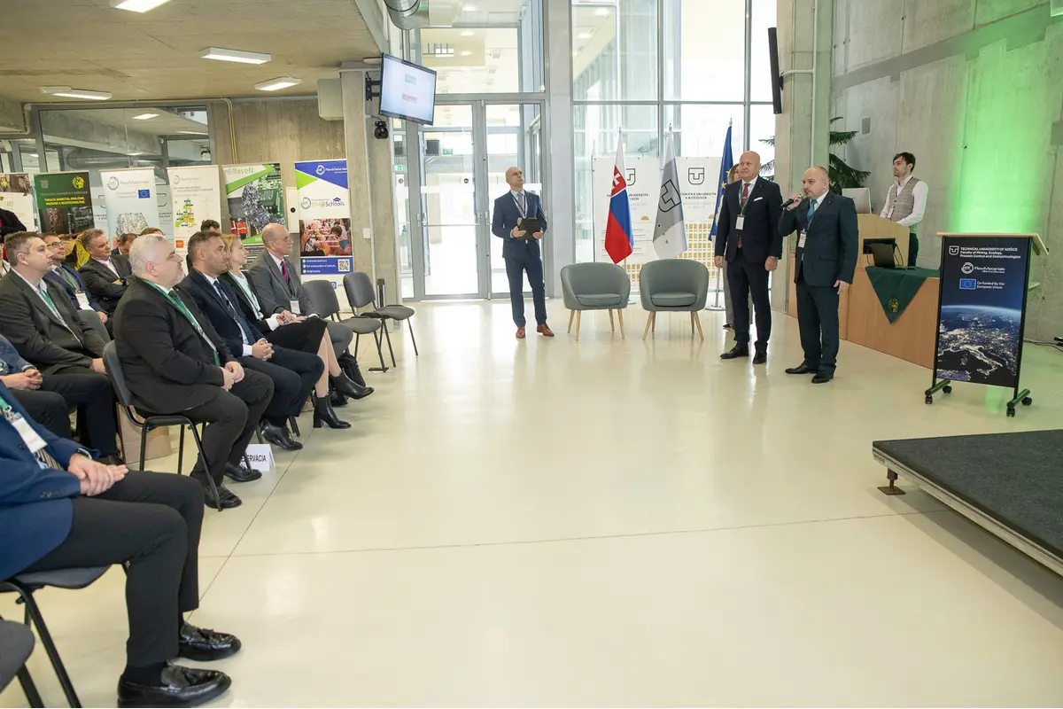 Konferencia prebiehala v priestoroch Univerzitnej knižnice, foto 1