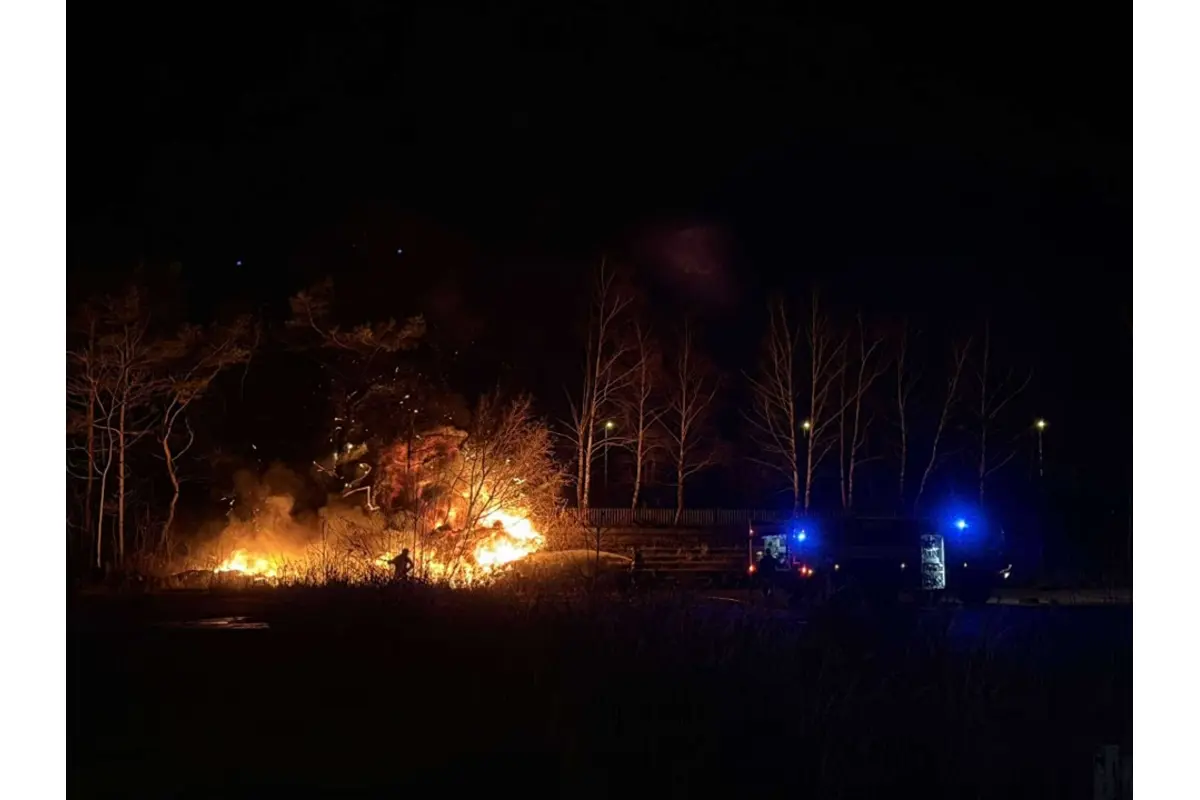 Požiar vypukol pri hádzanárskej hale, foto 3