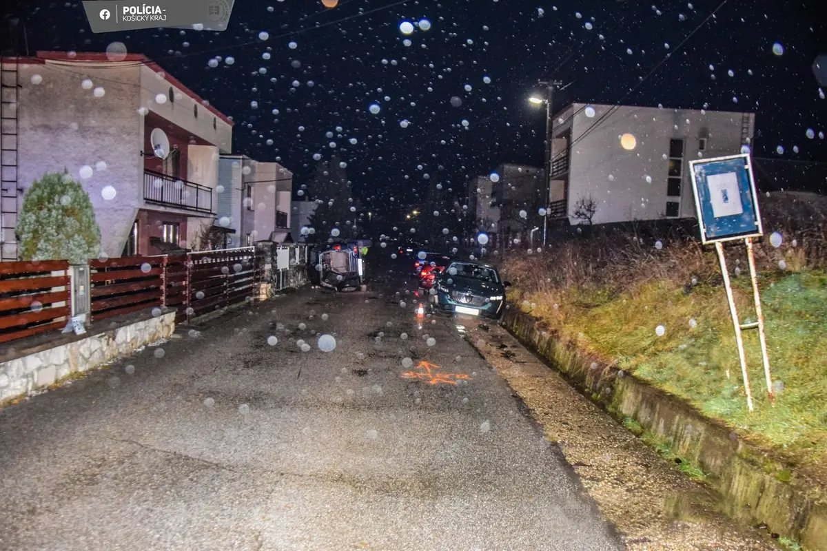 Dopravná nehoda sa stala v obci Košická Belá, foto 2