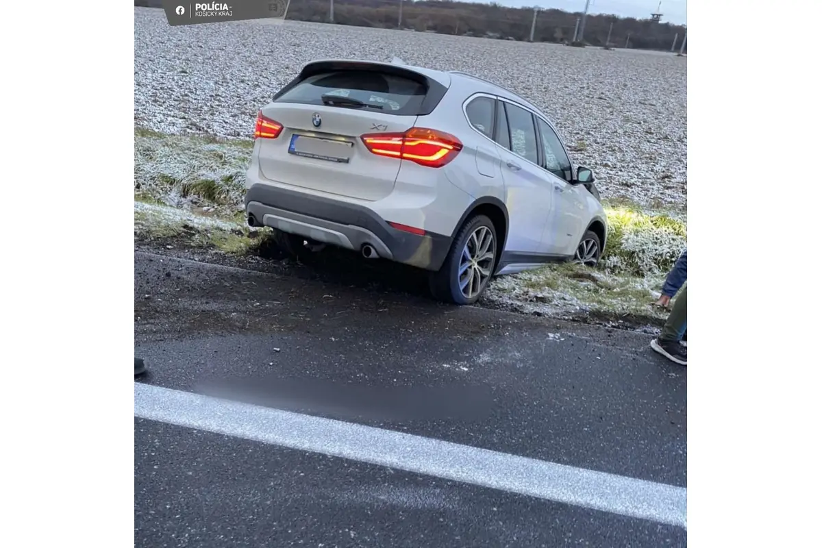 FOTO: Nehody na Zemplíne spôsobené poľadovicou, foto 4