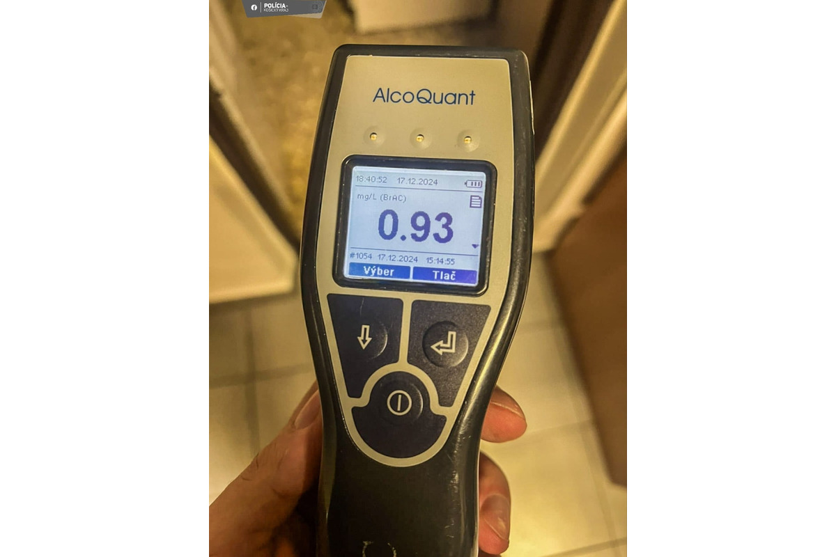 FOTO: Opitý vodič zrámoval plynovú prípojku, v obci unikal plyn, foto 4