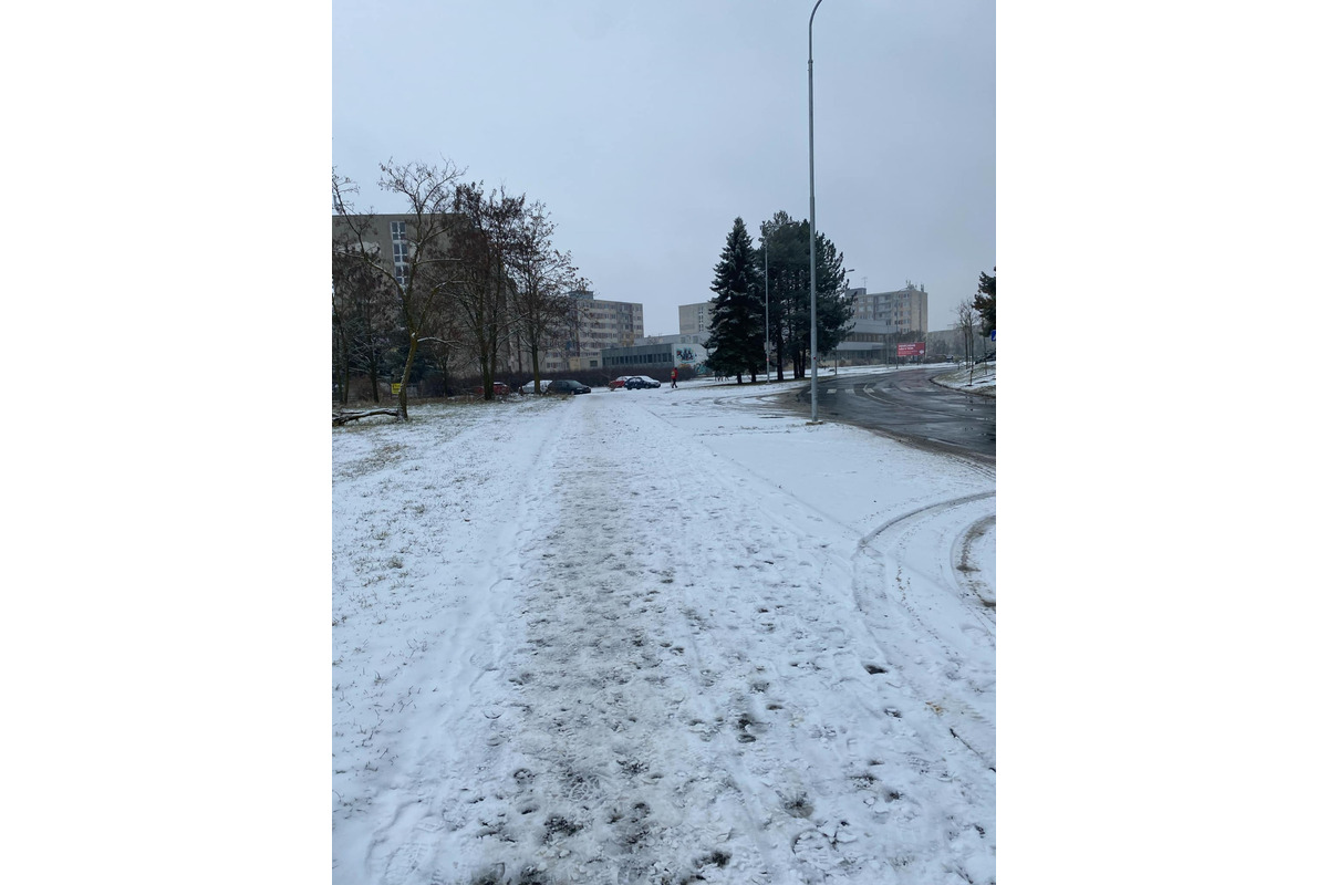 Košické podniky sa pustili do čistenia chodníkov a ciest, foto 6