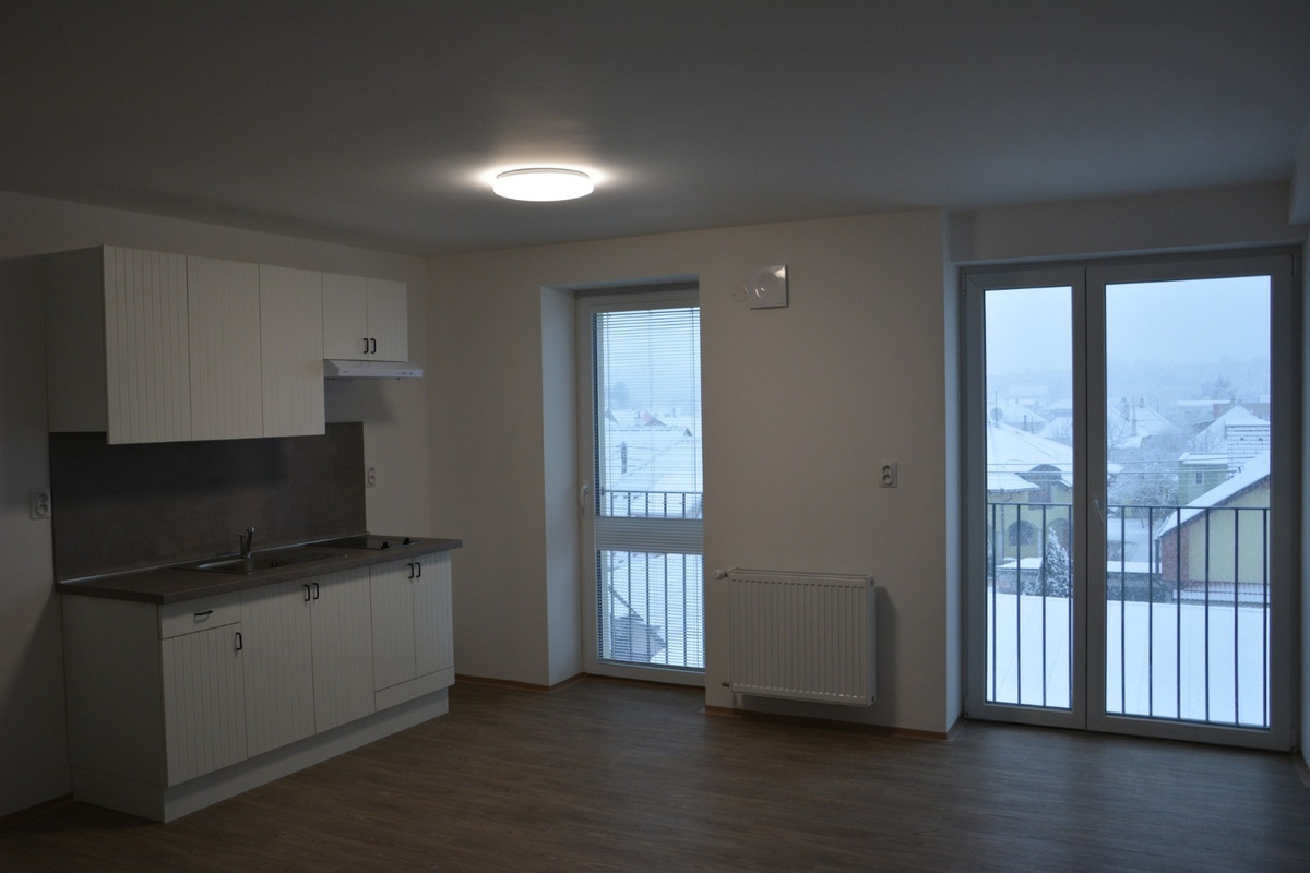 FOTO: Prestavba Hotela Šport v Spišskej Novej Vsi na nájomné bývanie, foto 1