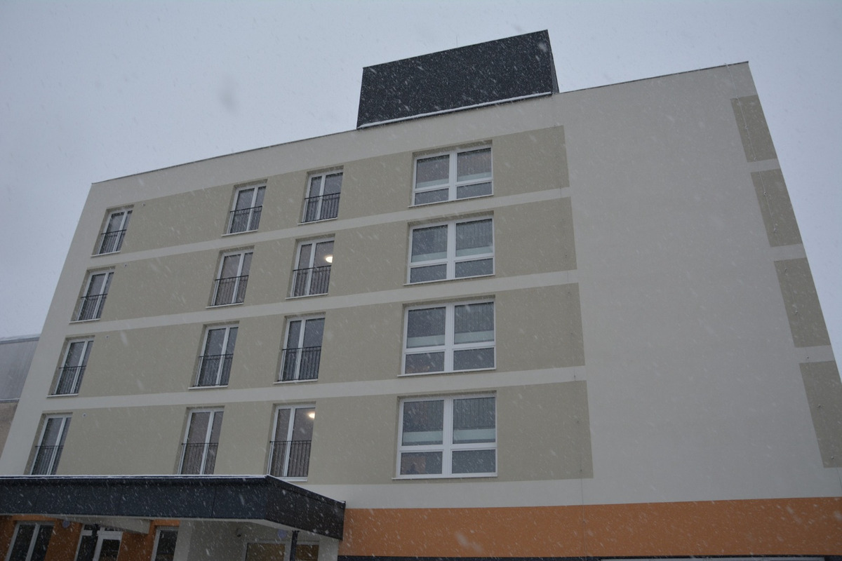 FOTO: Prestavba Hotela Šport v Spišskej Novej Vsi na nájomné bývanie, foto 4