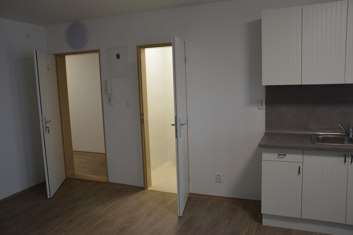 FOTO: Prestavba Hotela Šport v Spišskej Novej Vsi na nájomné bývanie, foto 6