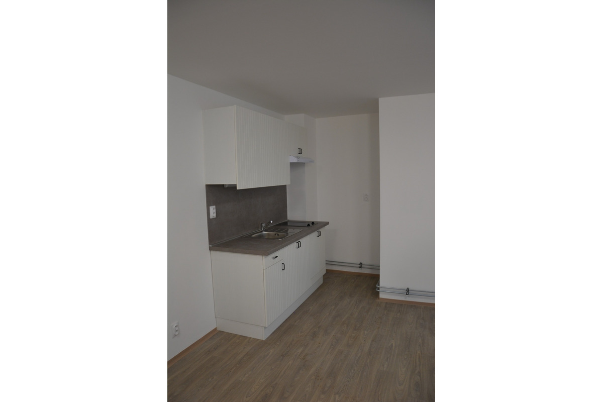 FOTO: Prestavba Hotela Šport v Spišskej Novej Vsi na nájomné bývanie, foto 9