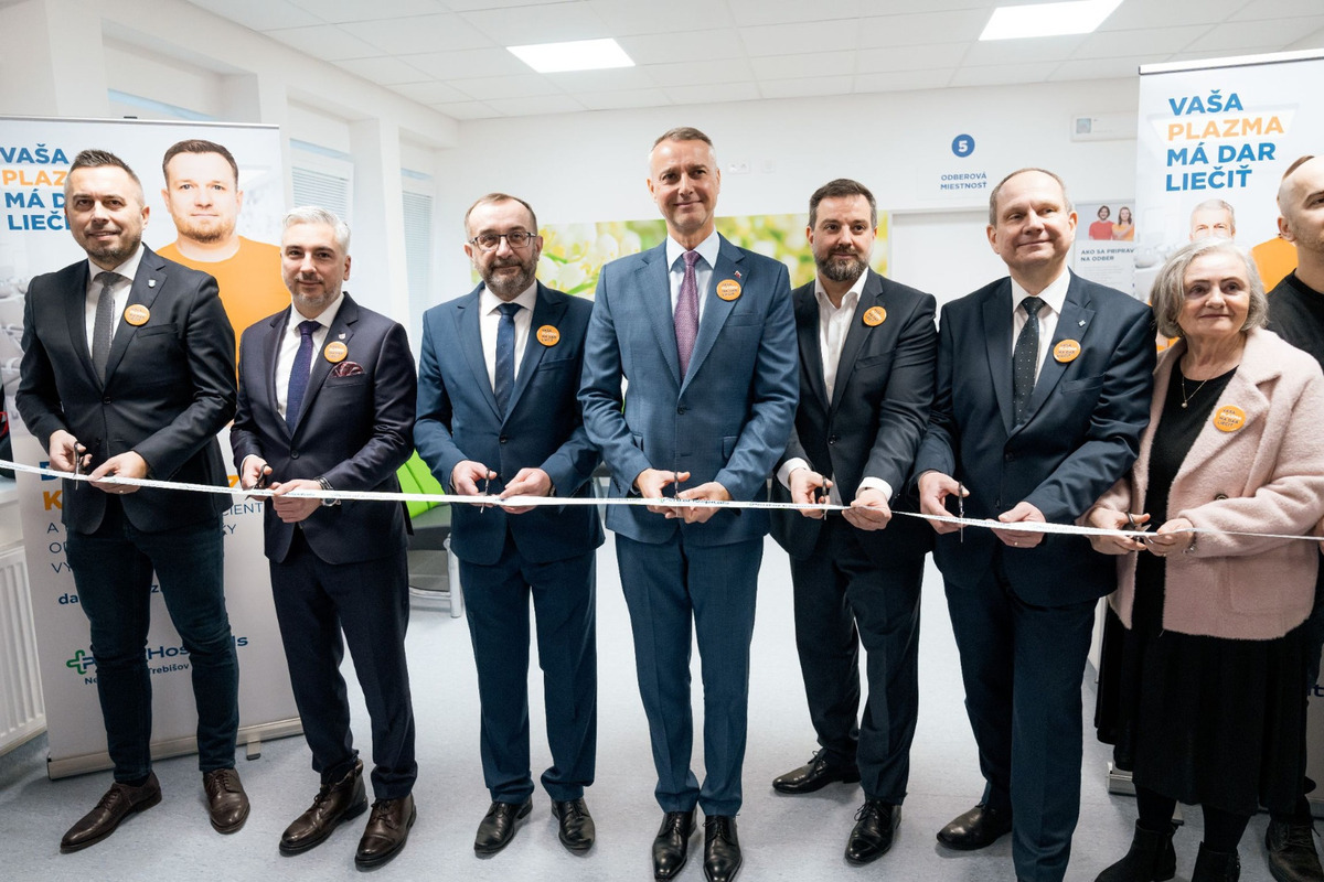 Krv aj krvnú plazmu môžete darovať vo vynovenom centre v Trebišove, foto 7