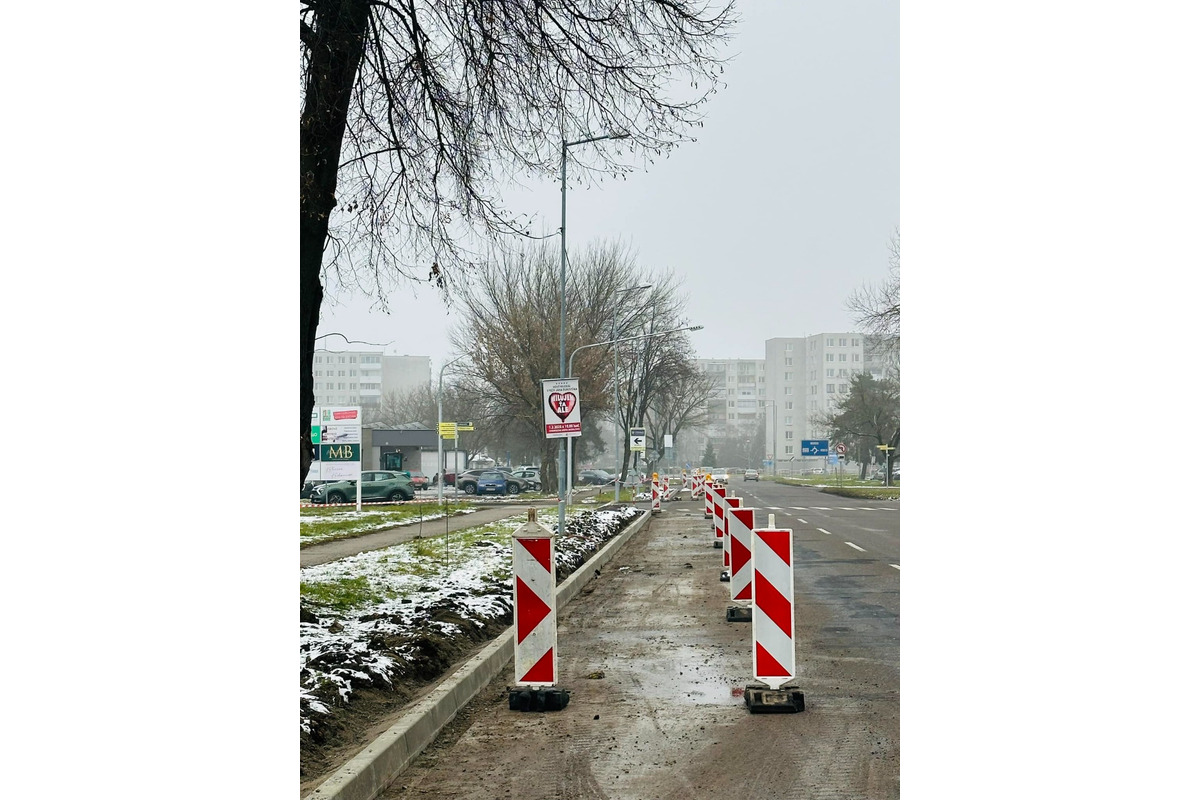 FOTO: V Michalovciach prebieha výstavba novej cyklotrasy, foto 3