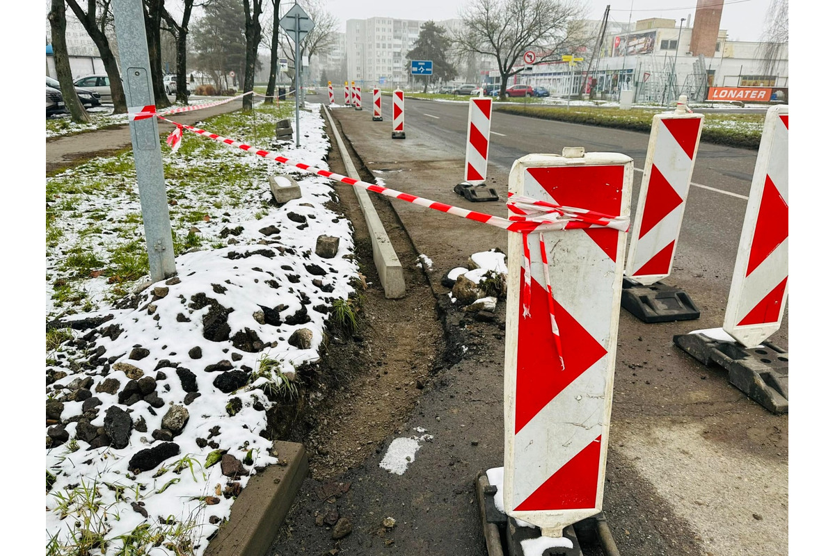 FOTO: V Michalovciach prebieha výstavba novej cyklotrasy, foto 4