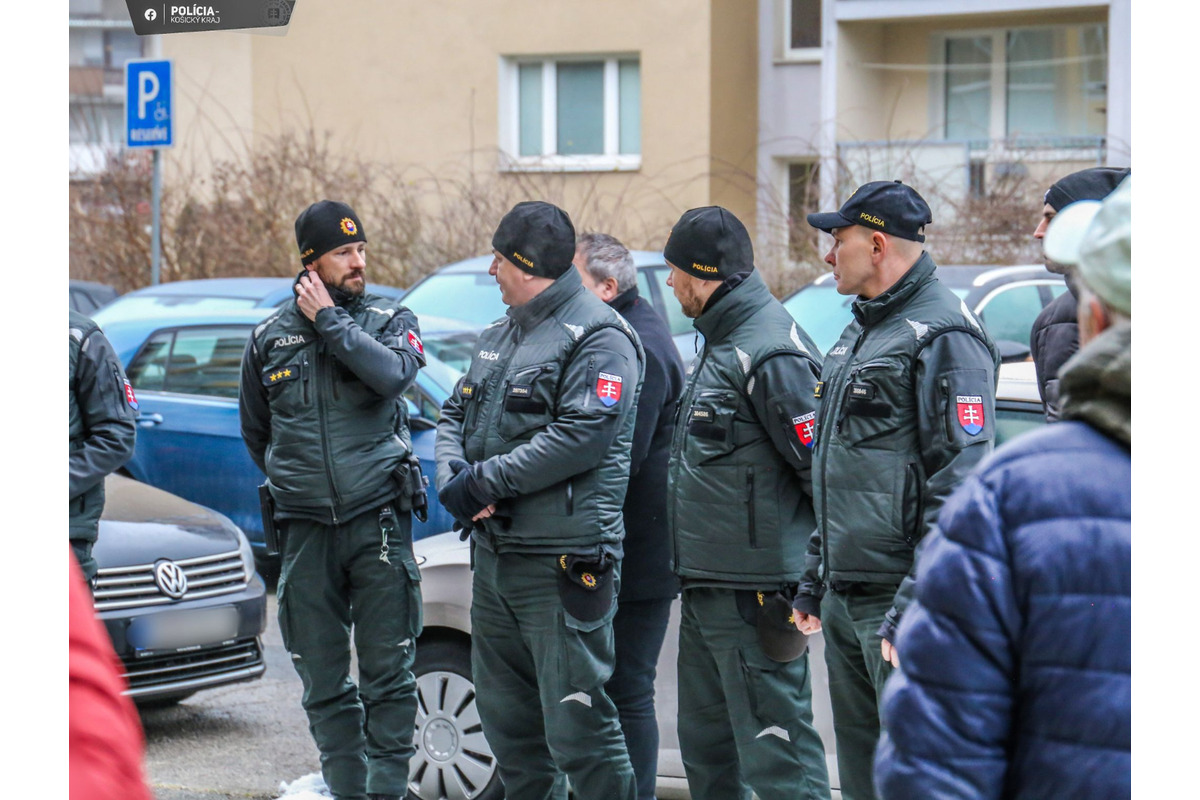 Policajti si pripomenuli 30. výročie vraždy ich kolegov, foto 2