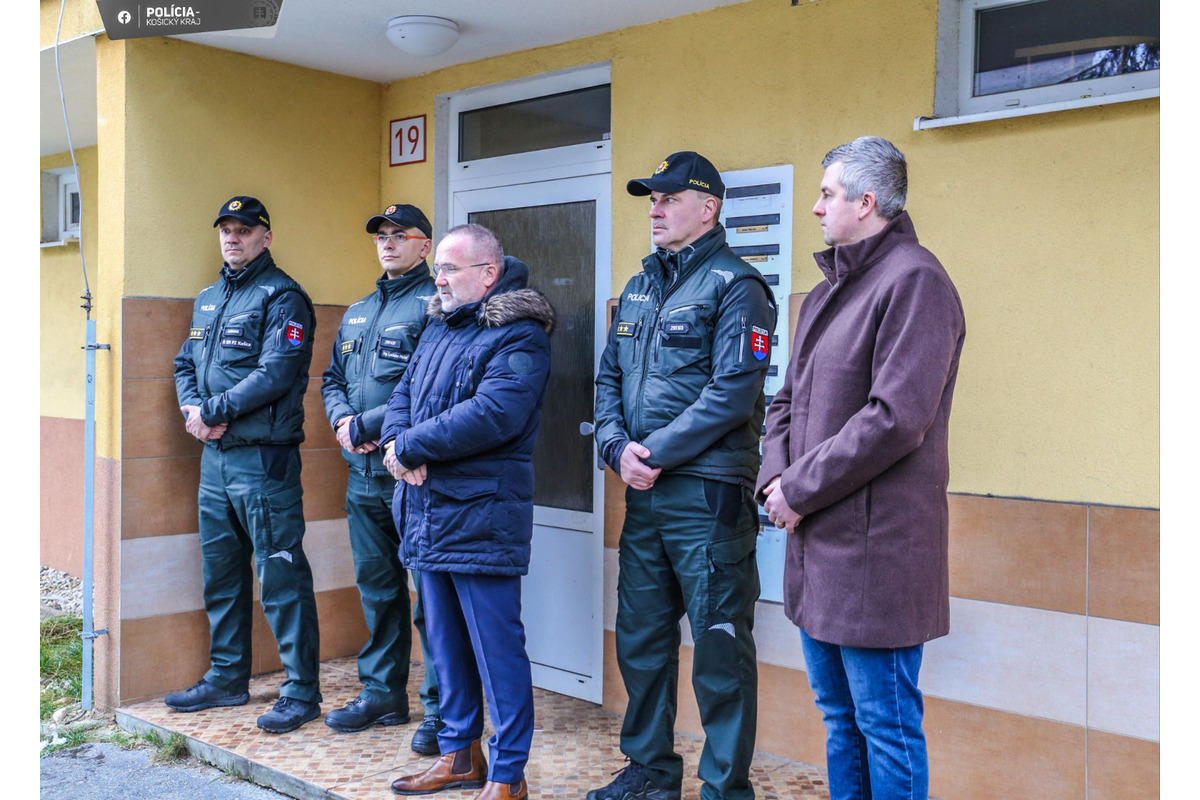 Policajti si pripomenuli 30. výročie vraždy ich kolegov, foto 4