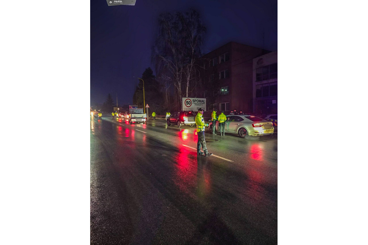 Príslušníci polície od skorého rána kontrolovali vodičov v Košickom kraji, foto 2