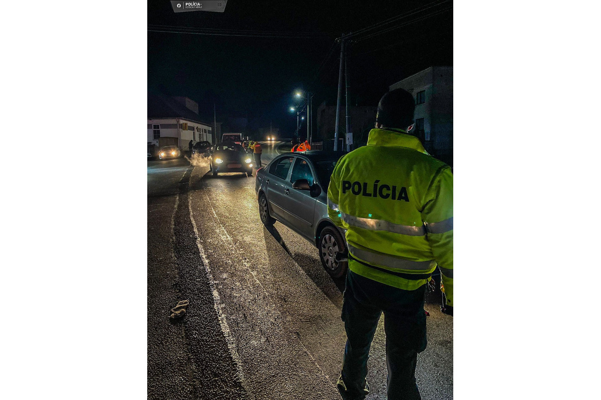 Príslušníci polície od skorého rána kontrolovali vodičov v Košickom kraji, foto 6