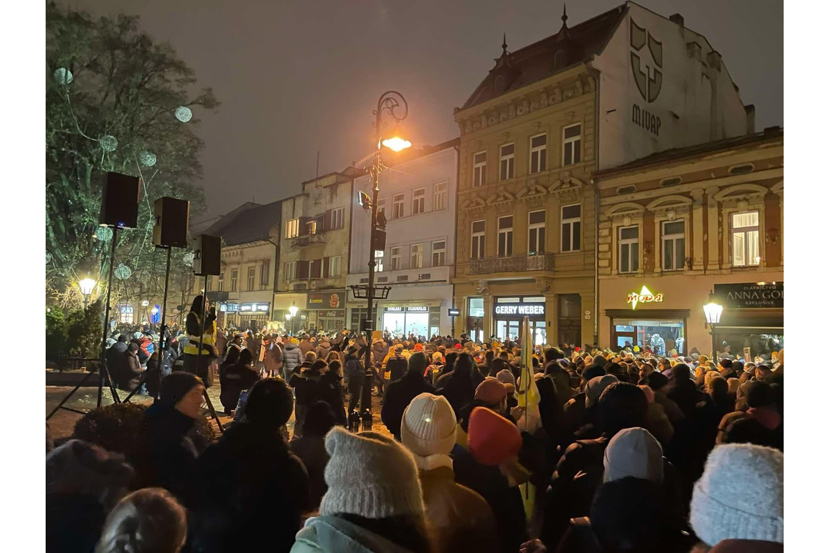 FOTO: Košičania vyšli do ulíc – Vyjadrujú nespokojnosť s vládou, foto 8
