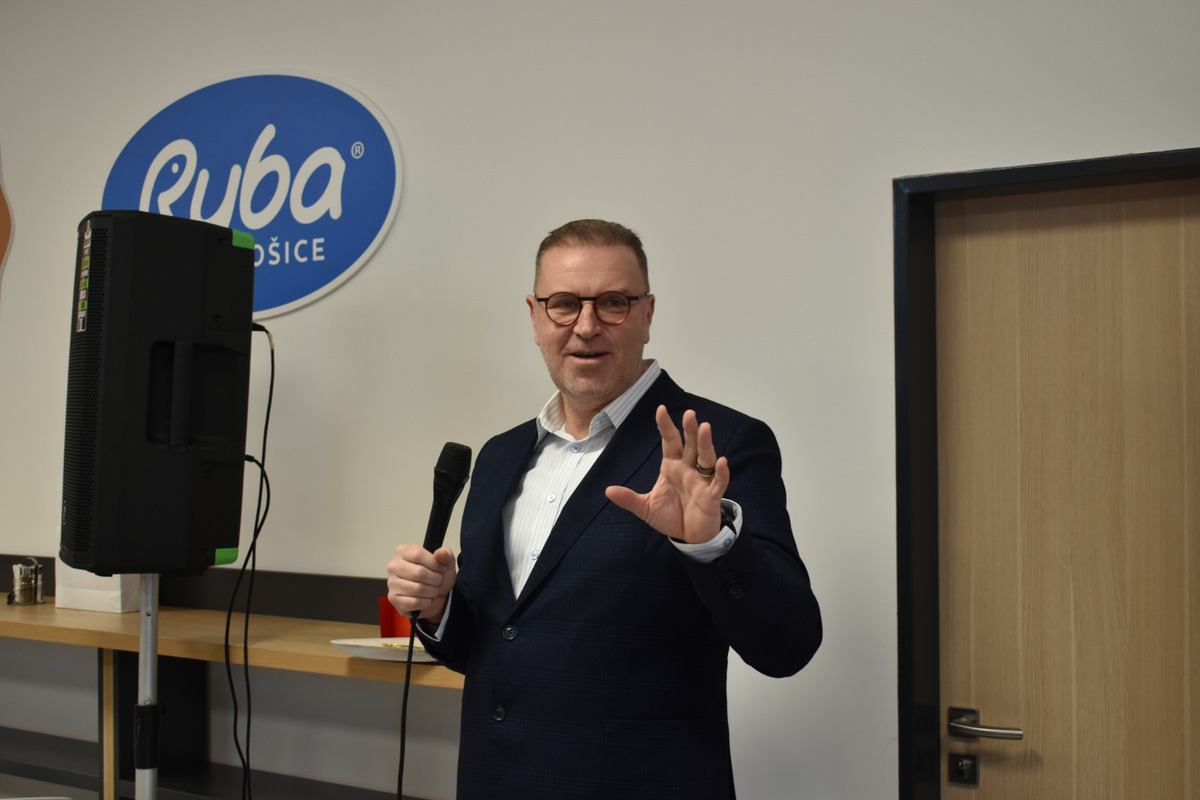 Na sídlisku Nad jazerom otvoril Tauris svoju jubilejnú pobočku, foto 1