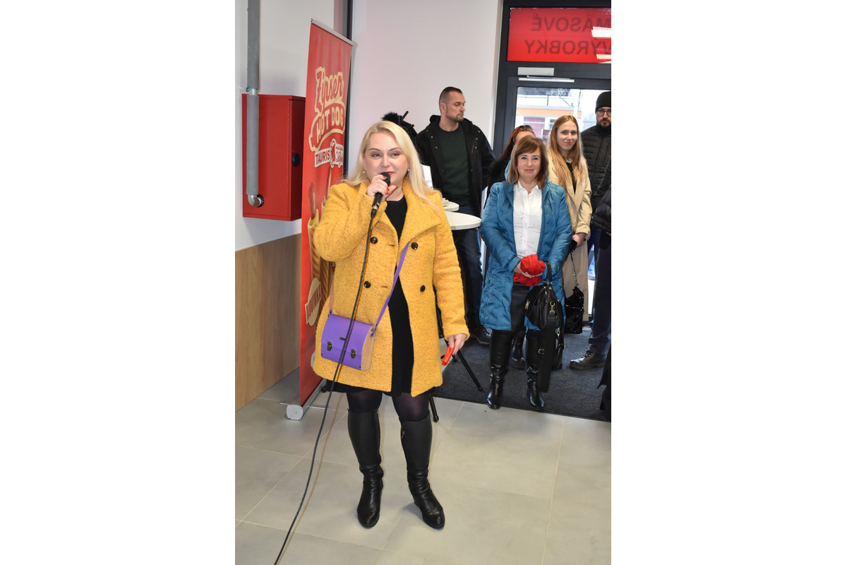 Na sídlisku Nad jazerom otvoril Tauris svoju jubilejnú pobočku, foto 3