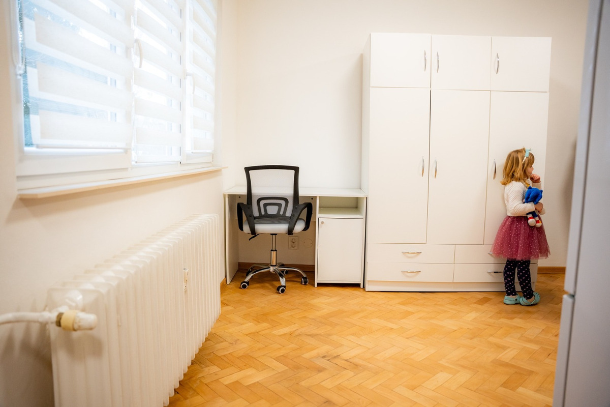FOTO: Mesto Košice odovzdalo ďalší sociálny byt jednorodičke Olene, foto 6