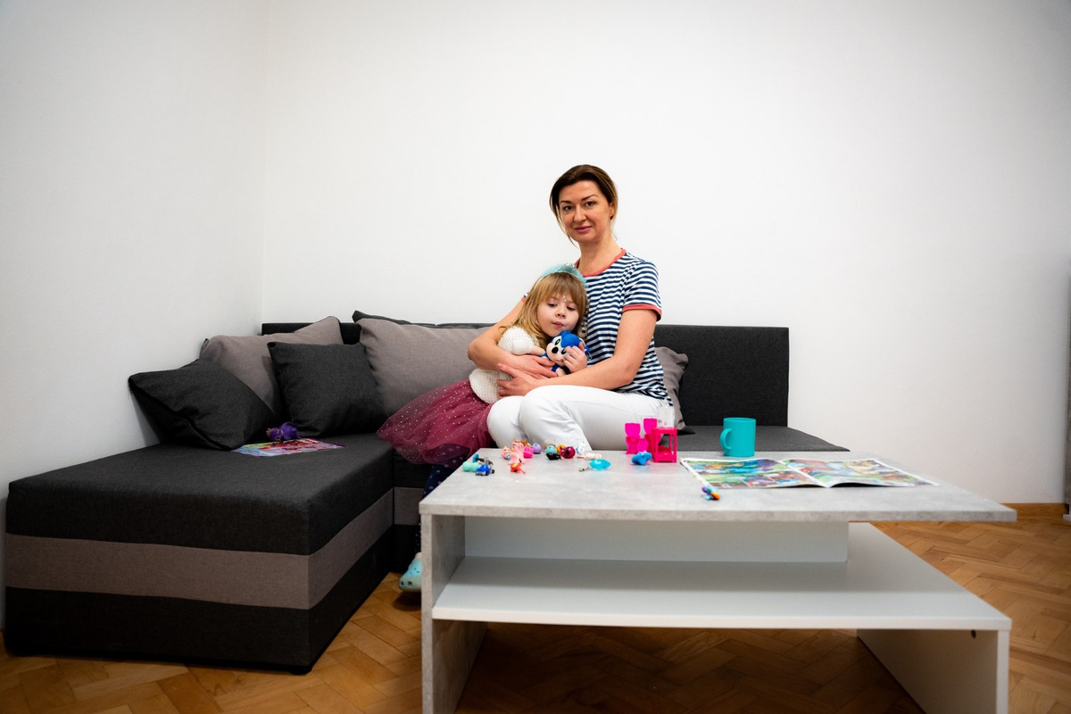 FOTO: Mesto Košice odovzdalo ďalší sociálny byt jednorodičke Olene, foto 7