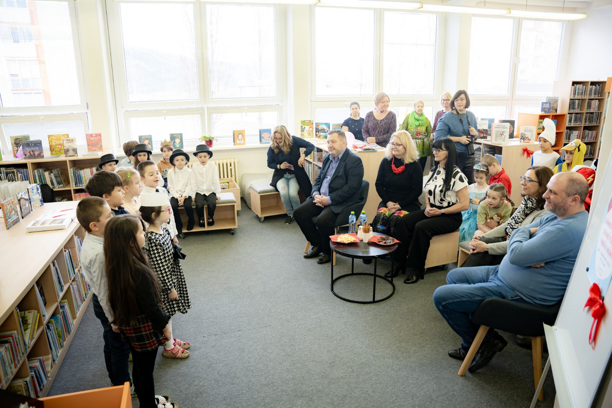 Detskí čitatelia sa tešia z ďalších otvorených pobočiek Knižnice pre mládež, foto 8