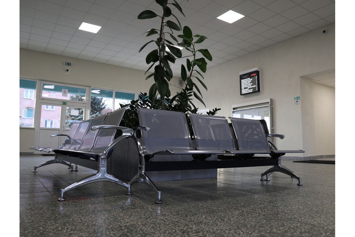 FOTO: Zmodernizovaná autobusová stanica vo Veľkých Kapušanoch, foto 3