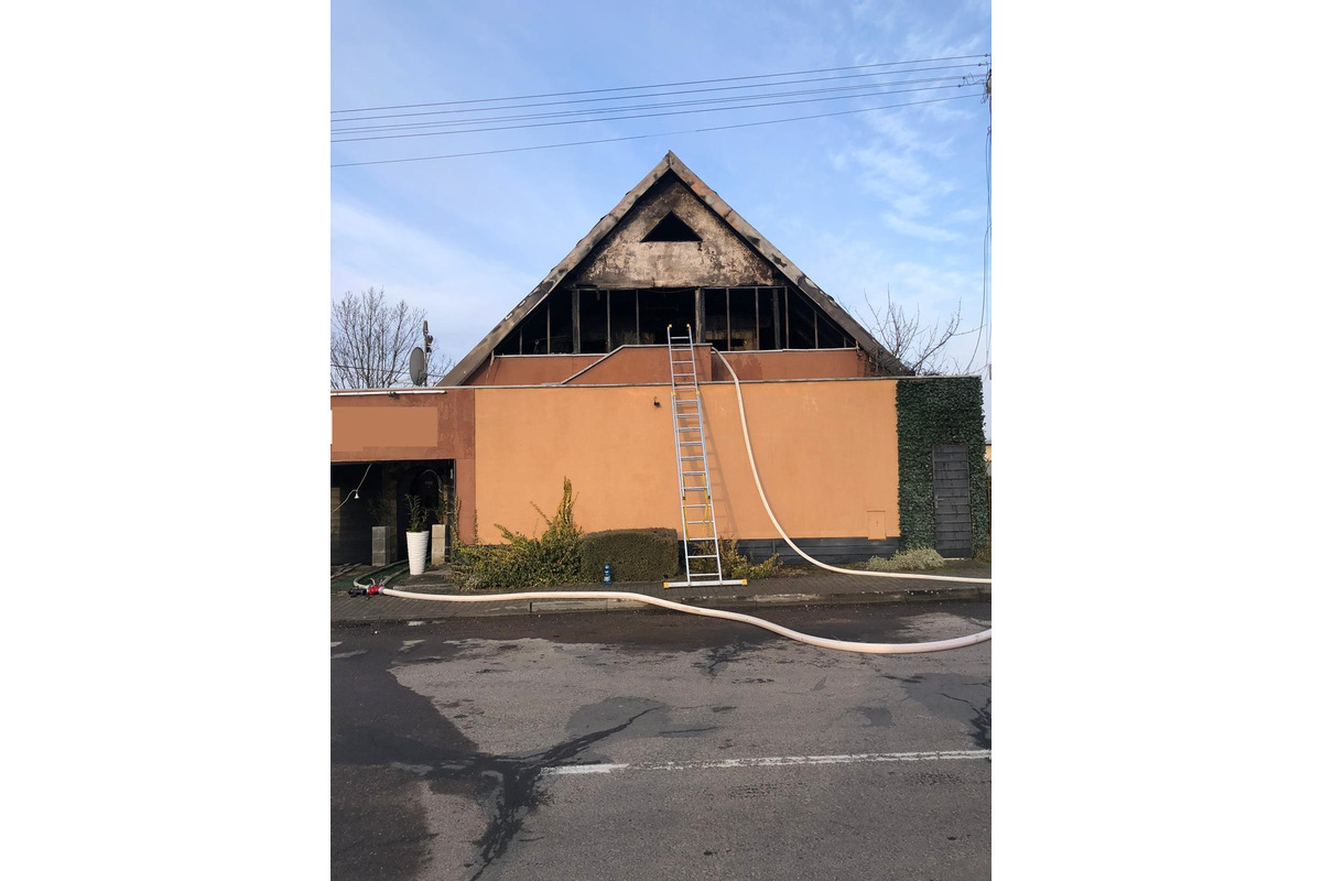 FOTO: Požiar penziónu v Sobranciach, foto 8