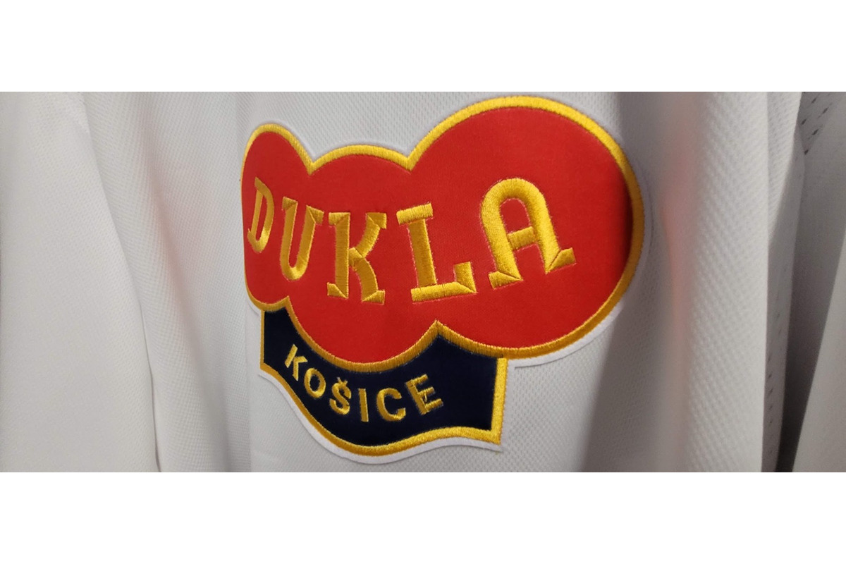 FOTO: Oceliari nastúpili na ľad v retro dresoch, šťastie im však nepriniesli, foto 2